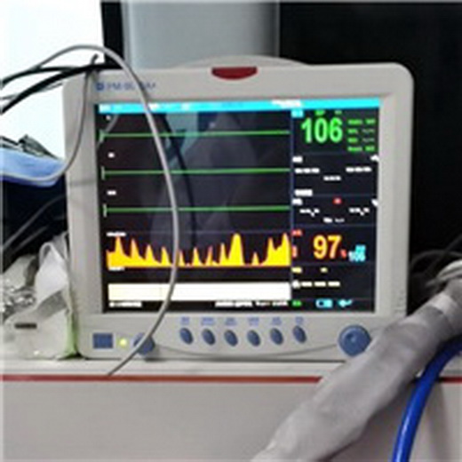 河南省二七预约私人救护车转运到河南省河南弘大心血管病医院 120救护车出租费用是多少