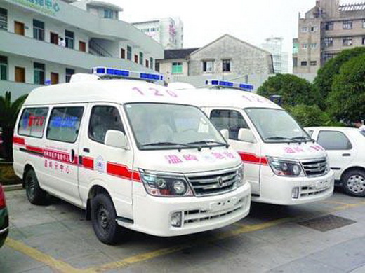 河南省郑州市二七救护车出租中心租赁到平顶山市石龙区医院救护车出租