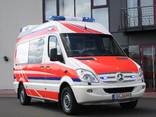 河南郑州荥阳租私人急救车到郑州大学附属医院 救护车出租一般多少钱租用