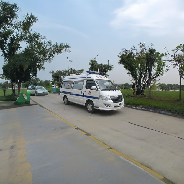 郑州市航空港租私人救护车到河南南阳市中心医院 救护车多少一公里出租