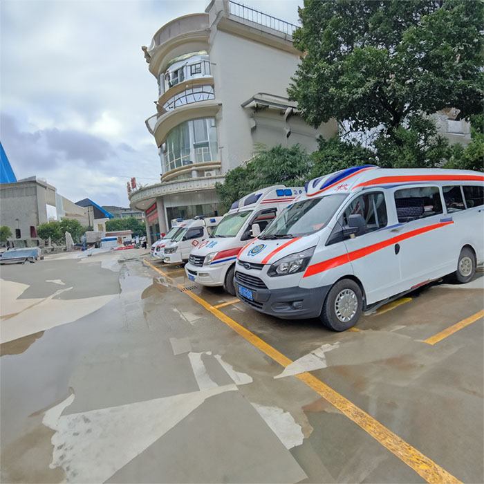 经开区救护车出租服务出租到南阳市市辖区医院救护车出租