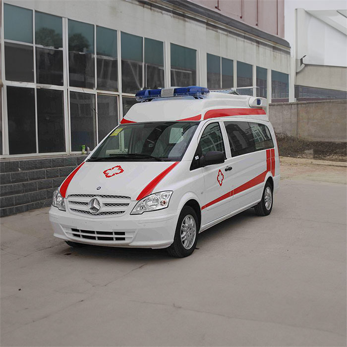 河南郑州航空港跨省救护车转运到濮阳市台前县正规救护车出租