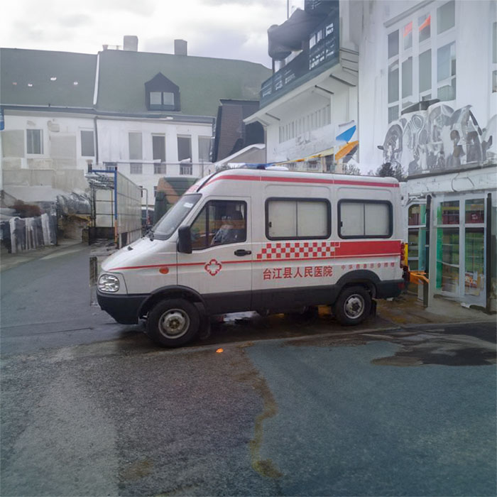 河南省郑州二七跨省救护车出租到鹤壁市淇县救护车收费标准