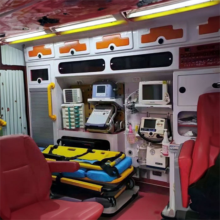 经开区租120私人急救车到河南省新乡医学院第二附属医院 救护车出租 多少钱一辆