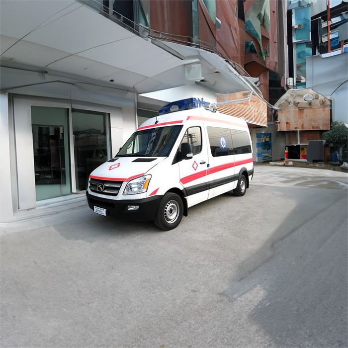 河南郑州租赁私人救护车转运到河南郑州市骨科医院 救护车出租一般多少钱公司