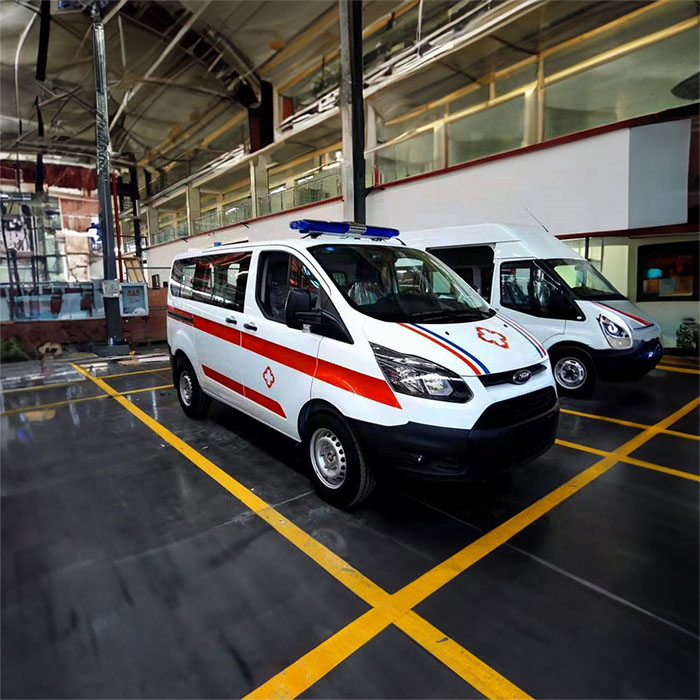 河南郑州金水哪里有救护车租赁转运到濮阳市华龙区救护车电话