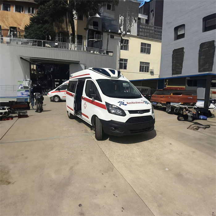 河南经开区租用私人救护车护送到河南大学淮河医院 哪里有救护车出租