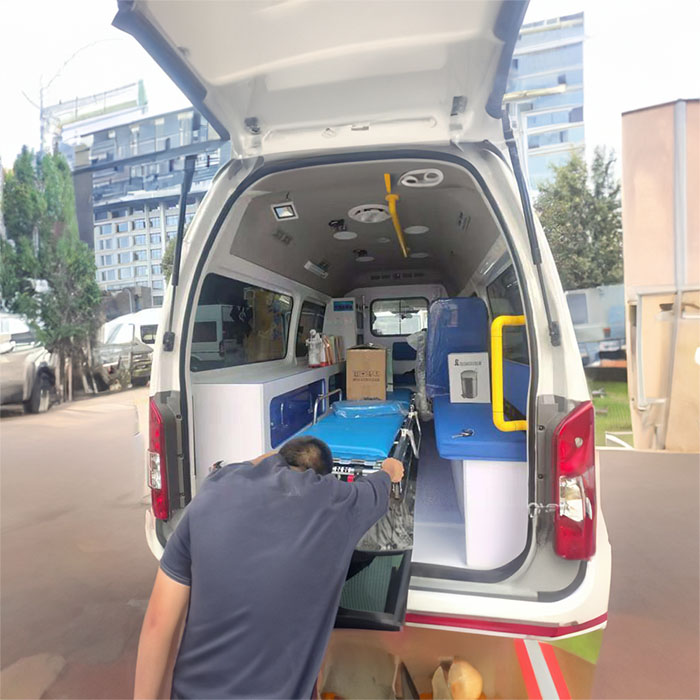 河南省郑州市中牟长途救护车出租转运到濮阳市清丰县救护车价格