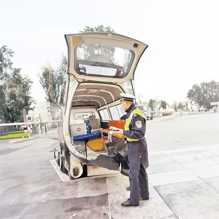 河南郑州荥阳市长途救护车转运到许昌市襄城县救护车电话