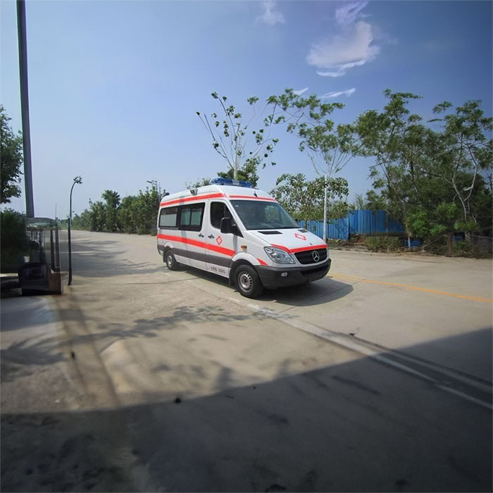 河南郑州市高新区租救护车到河南省肿瘤医院 救护车出租的价格是多少