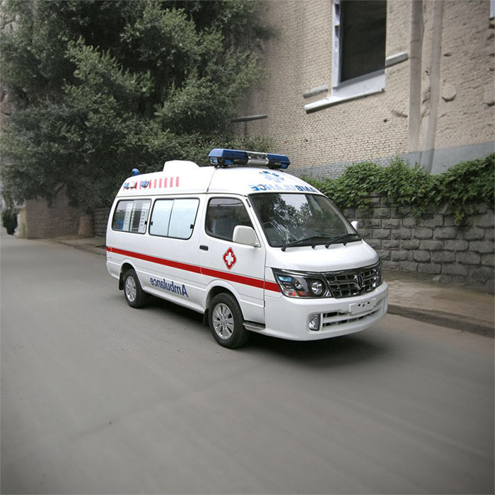 河南郑州惠济租赁救护车转运到漯河市召陵区跨省救护车出租