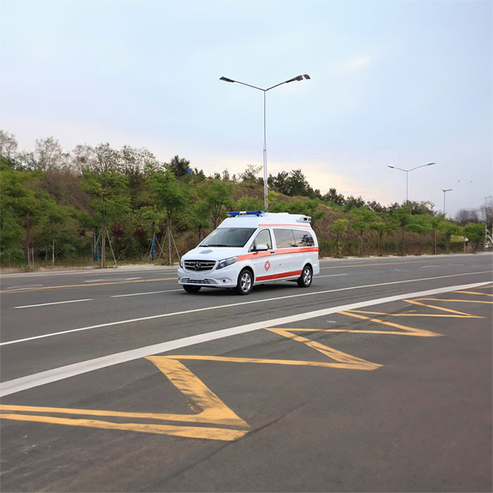 河南省中牟县120私人救护车租赁到河南省中国一五Ｏ中心医院 救护车出租要交多少钱