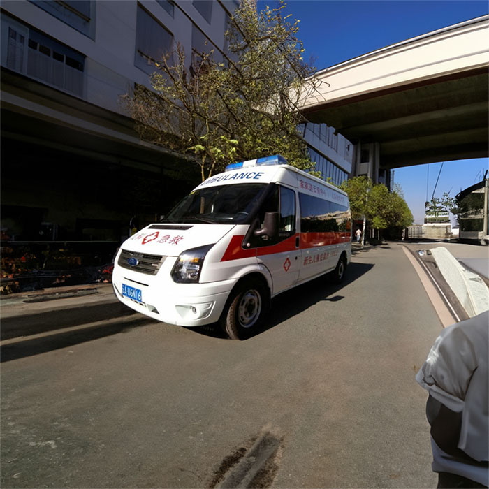 中牟租用私人救护车护送到河南河南省军区医院 急救救护车出租费用多少