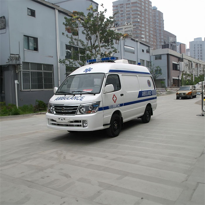 郑州金水救护车出租到平顶山市叶县监护救护车价格