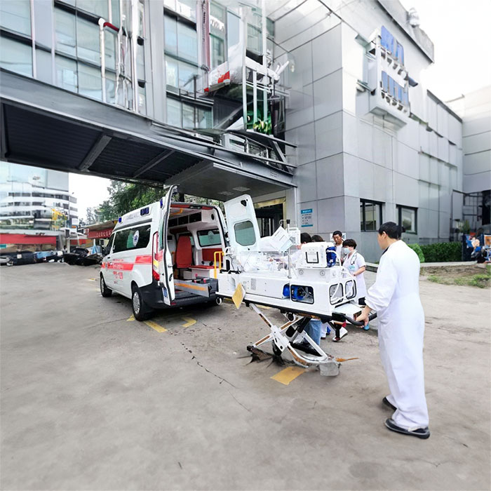 郑州租私家救护车转院到河南开封市人民医院 救护车出租 电话是多少钱