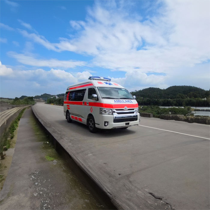 河南省郑州市租用私人救护车到中国五二医院 哪里有长短途救护车出租