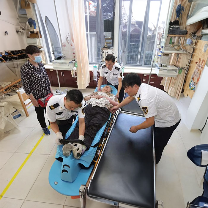 河南郑州本地正规救护车出租护送到郑州市救护车出租跨省服务