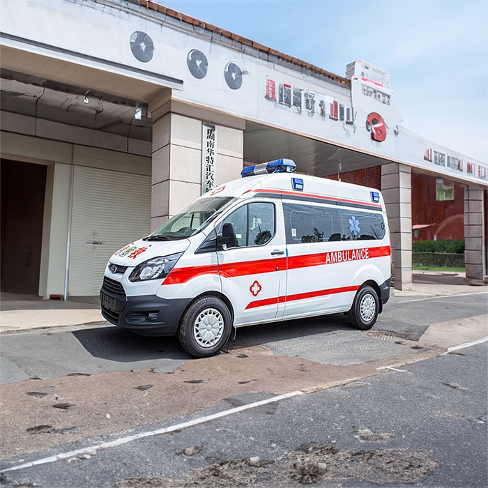 河南郑州市二七区租用私人救护车到河南省信阳地区中医院 救护车出租一般多少钱租用