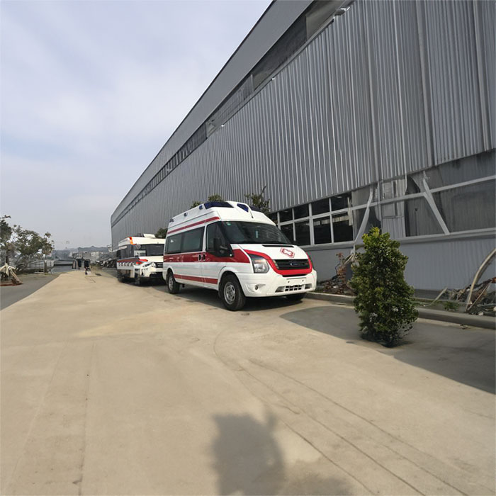 河南郑州管城租私人急救车到中国第四六Ｏ医院 救护车出租的价格是多少
