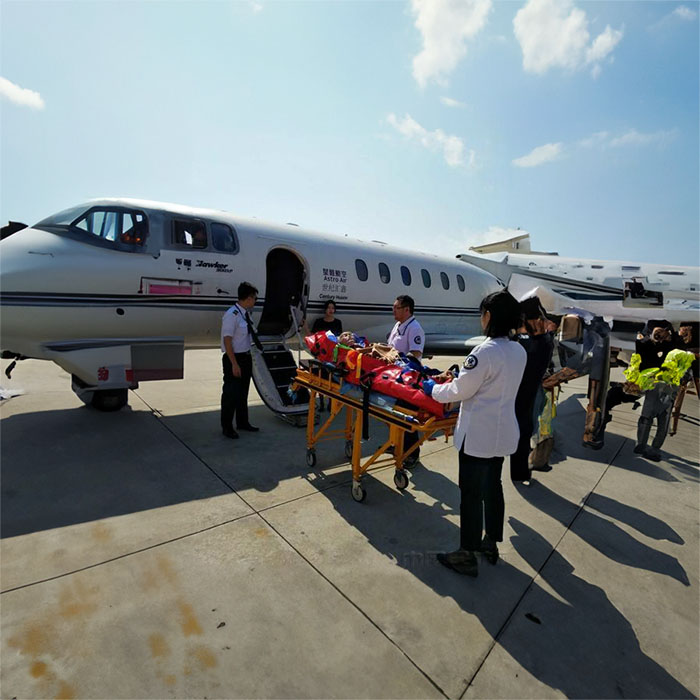 郑州新密医院救护车护送到许昌市市辖区接送病人救护车电话