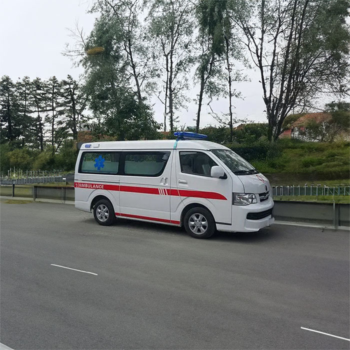 河南郑州本地租私人救护车转院到开封市人民医院 救护车出租要交多少钱