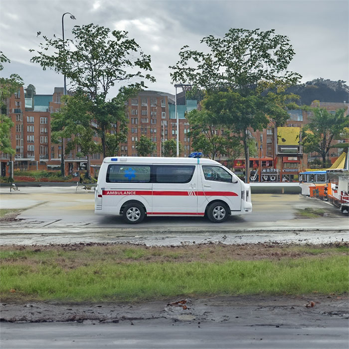河南省郑州市巩义市租赁私家救护车转院到河南信阳市中医院 救护车出租每公里多少钱