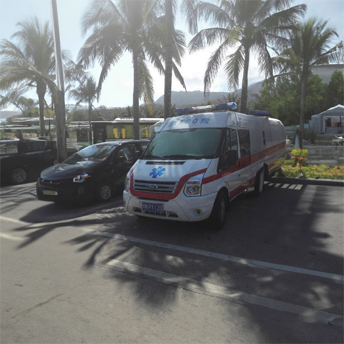 河南省郑州市管城私人救护车租赁到新乡医学院第二附属医院 救护车哪个便宜