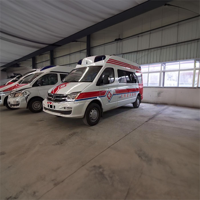 河南郑州租用私人救护车护送到河南省开封光大医院 出租救护车多少钱