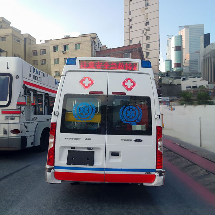 中牟县长途救护车租赁到南阳市西峡县救护车急救收费
