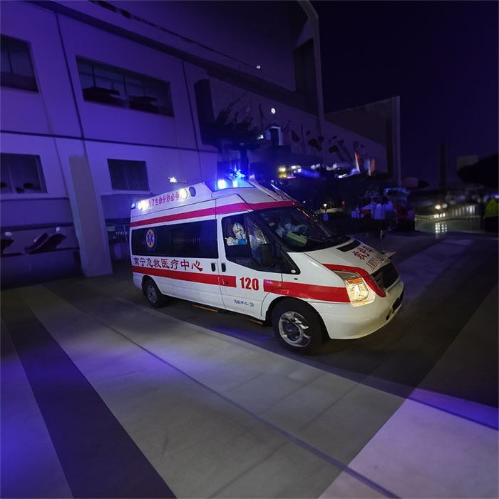 河南郑州正规救护车转院到郑州市二七区医院长途救护车出租