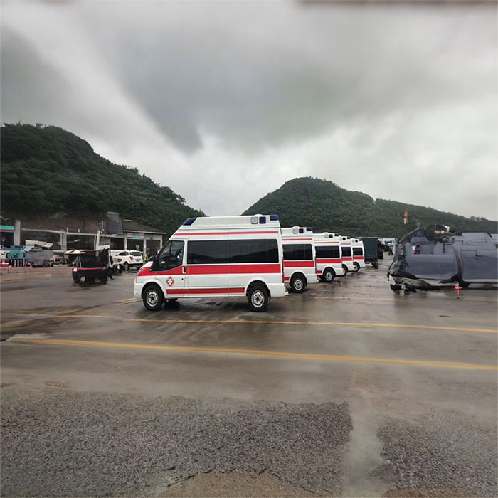 新密租赁私人救护车转运到郑州同济医院 救护车出租收费多少