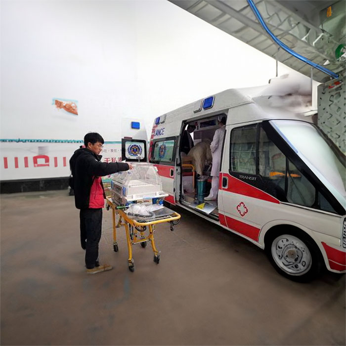 新密出租急救车护送到河南省新乡医学院一附院 哪里个体出租救护车便宜
