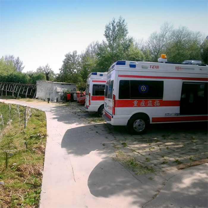 郑州高新区租赁私人救护车到中国一六Ｏ医院 专业救护车出租电话多少