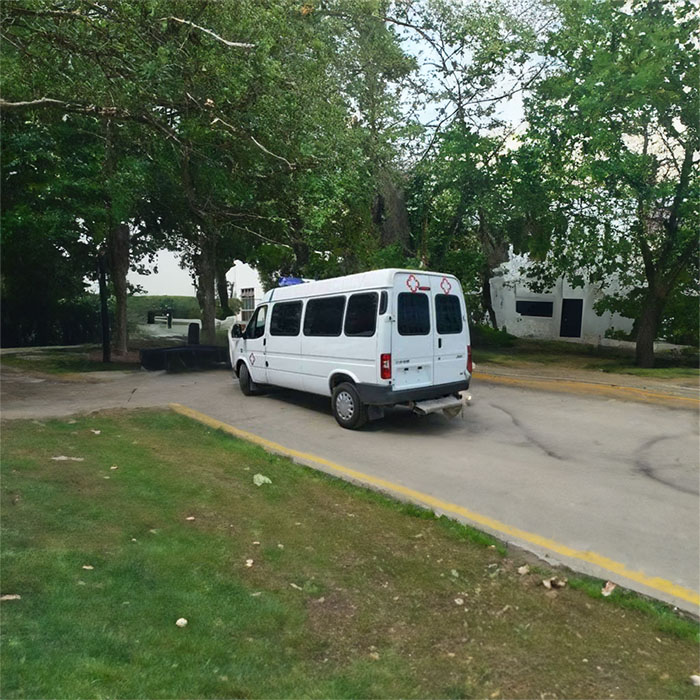 河南中原区租赁正规救护车到河南省河南省人民医院 叫一次救护车多少钱出租