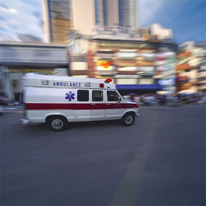 河南中牟出租救护车到驻马店市西平县跨省救护车出租