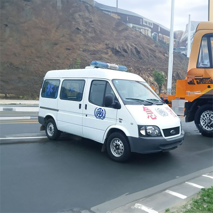 郑州金水哪里有救护车出租到安阳市市辖区医院救护车一次多少钱