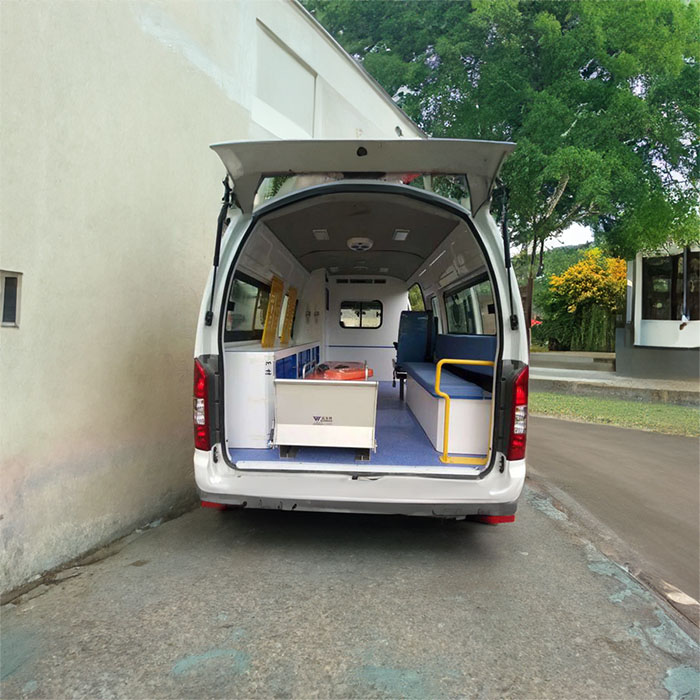 郑州管城区租用私人救护车护送到河南中国一五O中心医院 救护车出租哪个网站好