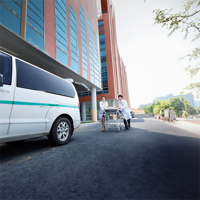 河南郑州中原区120私人救护车租赁到河南省河南大学附属人民医院 哪里可以救护车出租