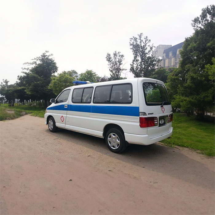 河南郑州中原私人救护车出租到新乡市红旗区急救车租车联系电话