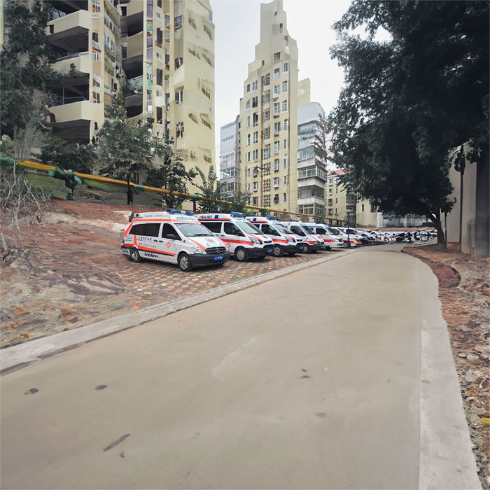 上街预约私人救护车转运到河南信阳市中心医院 救护车辆出租哪里专业