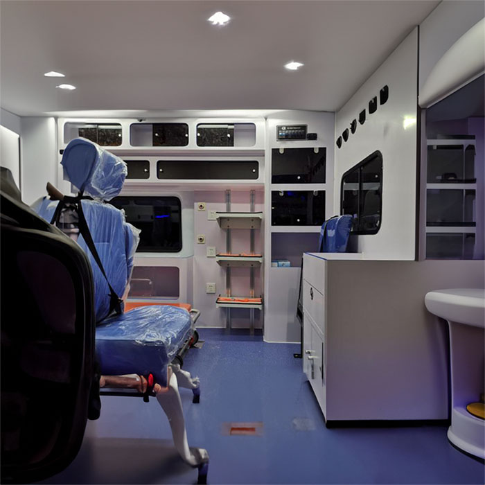 郑州中原哪里有救护车转院到周口市租赁私人救护车电话号码