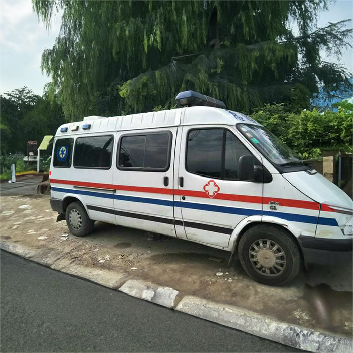 郑州市二七120私人救护车租赁到河南省洛阳市中心医院 救护车出租要多少钱
