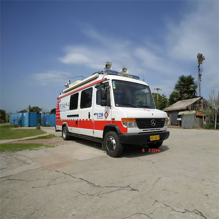 河南郑州市二七租120私人急救车到濮阳市油田总医院 哪里个体出租救护车便宜