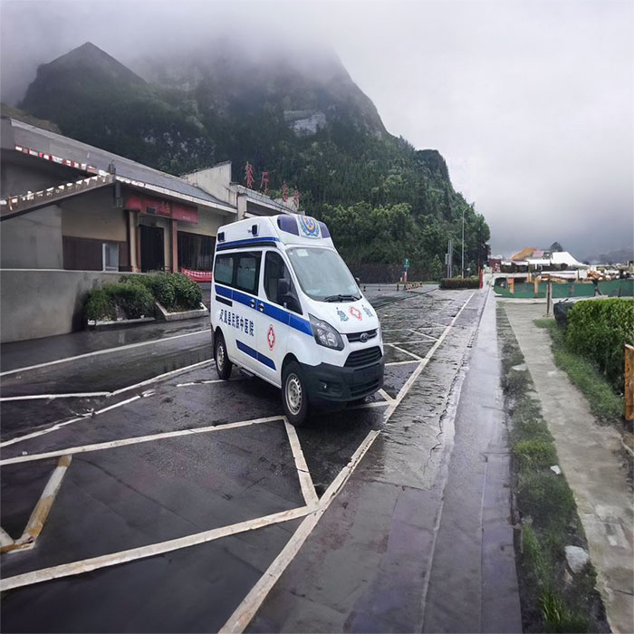 河南郑州荥阳私人救护车到鹤壁市市辖区救护车出租公司