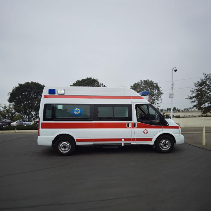 郑州本地租私家救护车转院到河南省中国一五Ｏ中心医院 救护车出租 多少钱