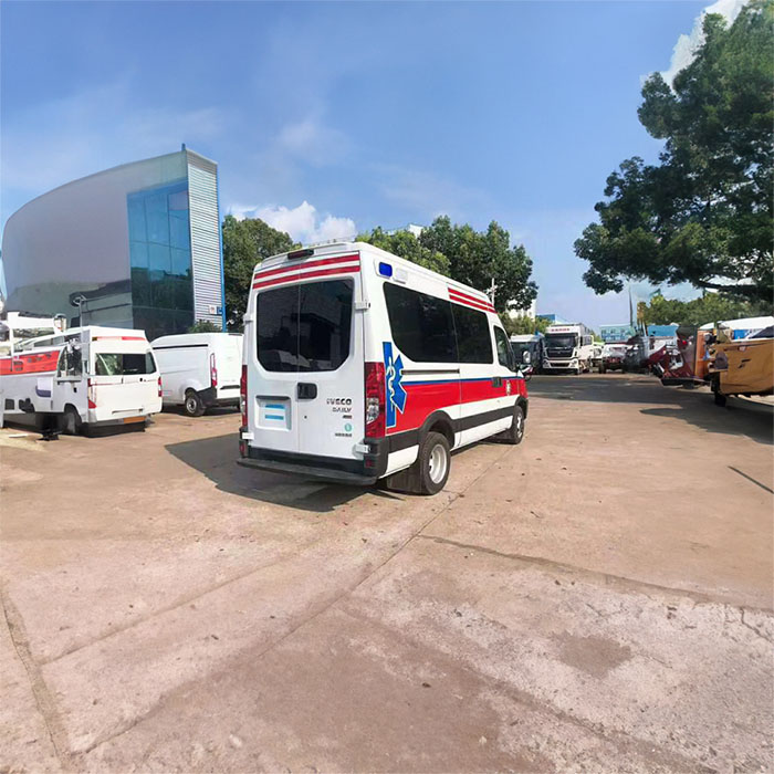 郑州市中原医院救护车转院到驻马店市西平县租赁长途救护车