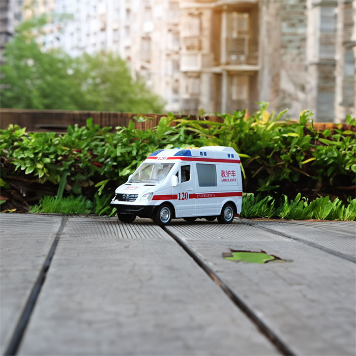郑州市中牟县预约私人救护车转运到河南河南大学淮河医院 救护车多少一公里出租