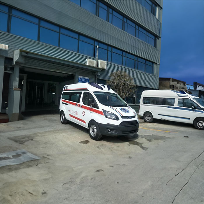 河南郑州经开区跨省救护车出租租赁到漯河市临颍县半夜救护车收费标准