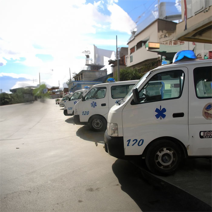 郑州惠济区租用私人救护车到郑州市第四人民医院 医院救护车叫一次多少钱 出租