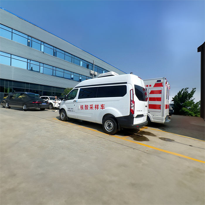 郑州市二七租赁私人救护车转运到河南省郑州铁路中心医院 正规救护车出租哪个公司好